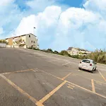 아파트 In With Swimming Pool And Sea View 카스텔사르도