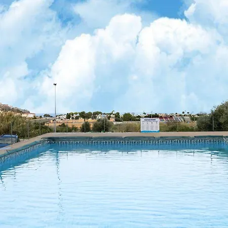 In With Pool Апартаменты *