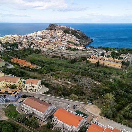 Apartment In With Pool